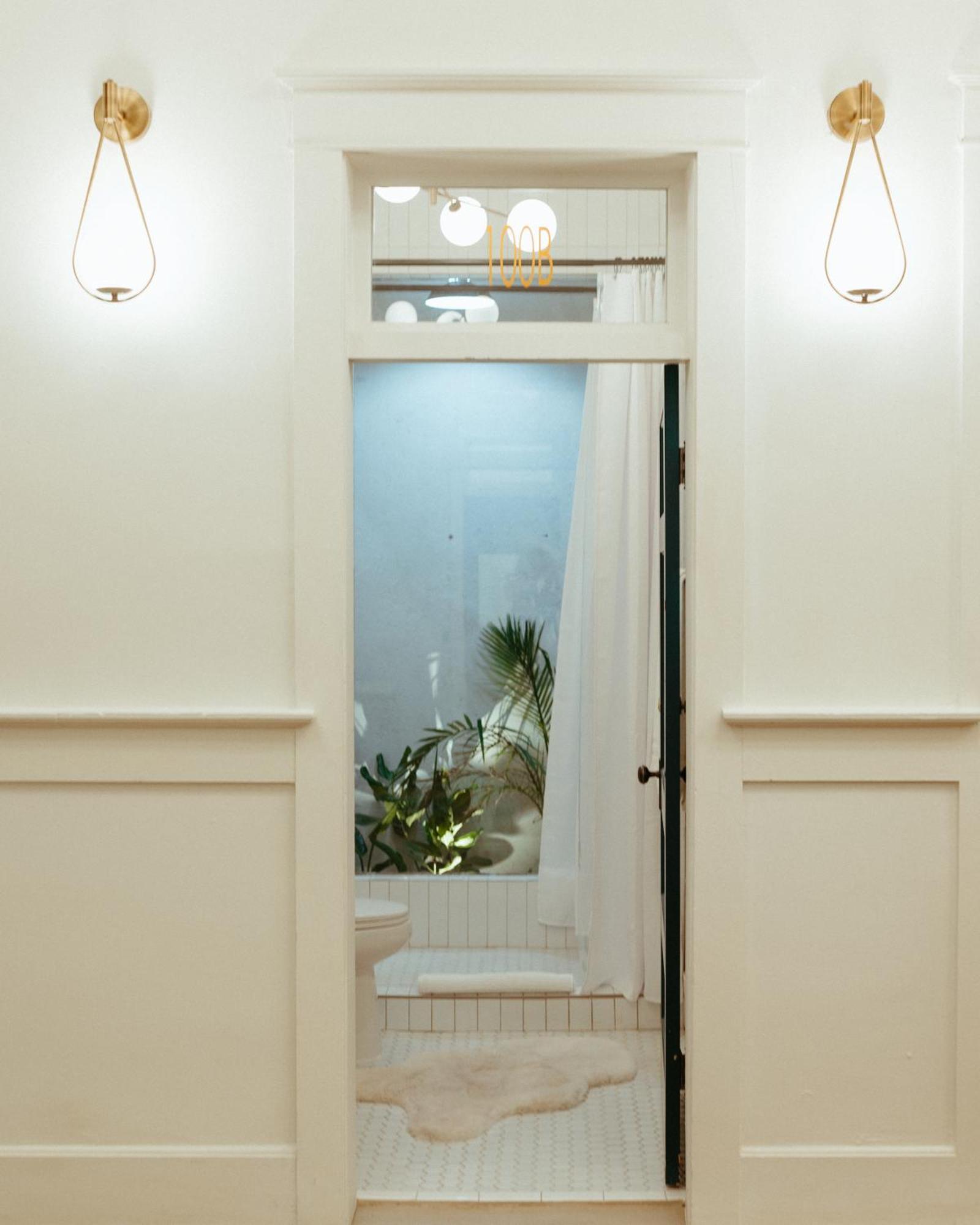 Warner Hotel Бисби Экстерьер фото