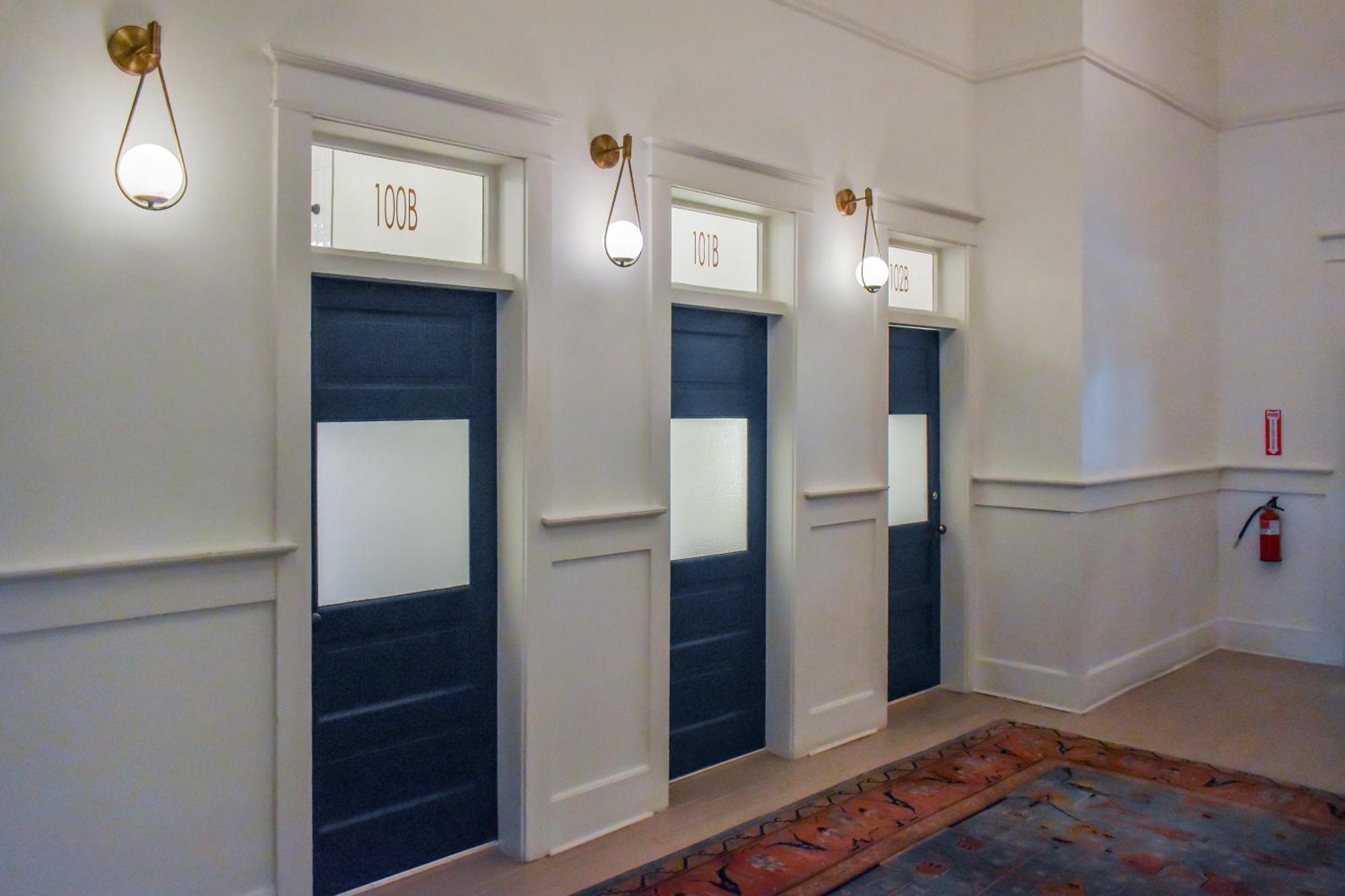 Warner Hotel Бисби Экстерьер фото